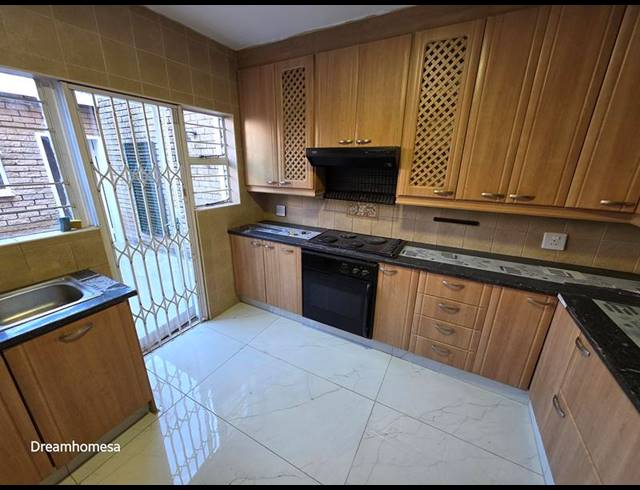 2 BEDROOM TOWNHOUSE FOR SALE IN MORNINGSIDE